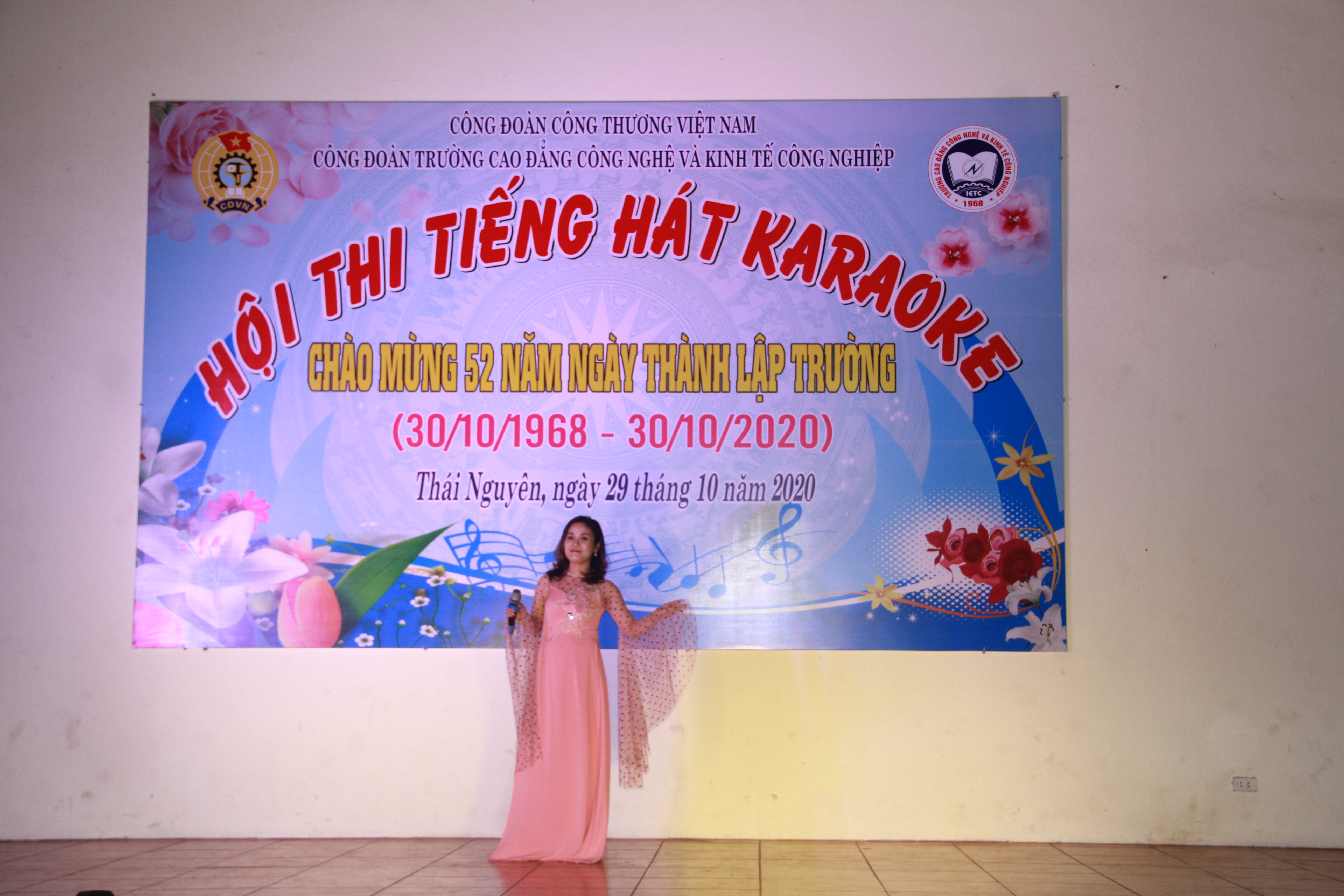 Hội thi tiếng hát Karaoke năm 2020 tại trường IETC